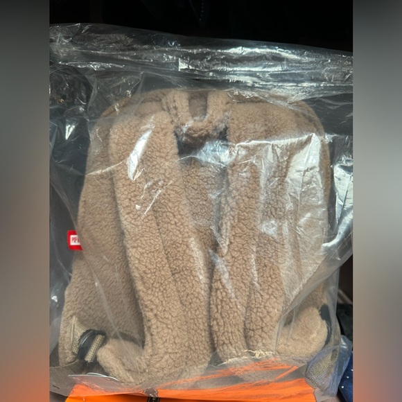 [SOLD‼️] Labubu backpack - Picture 2 of 2